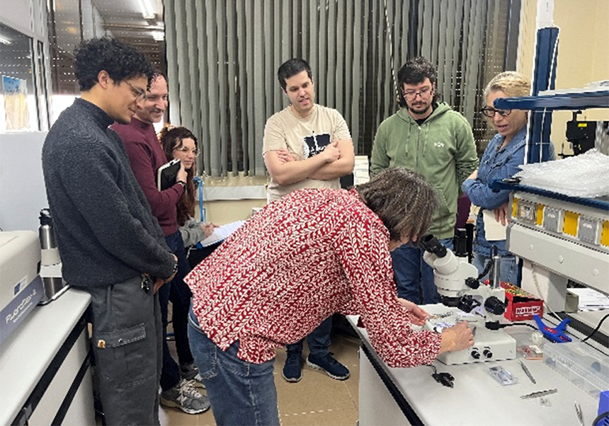 Curso “Microscopía de fuerza atómica colocalizada con técnicas ópticas: AFN/RAMAN“